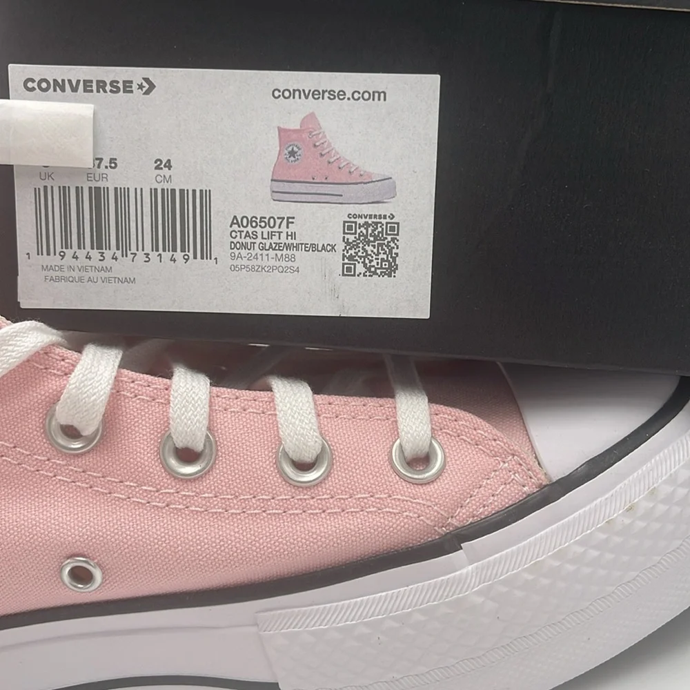 Converse WMNS A06507F CTAS LIFT HI DONUT GLAZE/WHITE/BLACK Platforms Sneakers